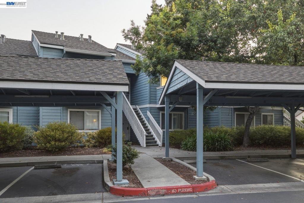 1511 Four Oaks Cir