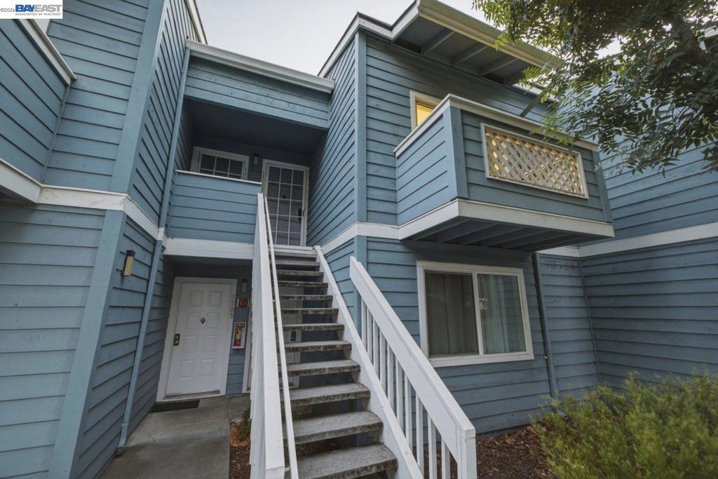 1511 Four Oaks Cir