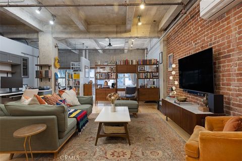 Photo of 100 W 5th Street #3G, Long Beach, CA 90802 (MLS # PW26019573)