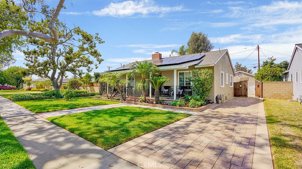 1009 E Buffalo Avenue