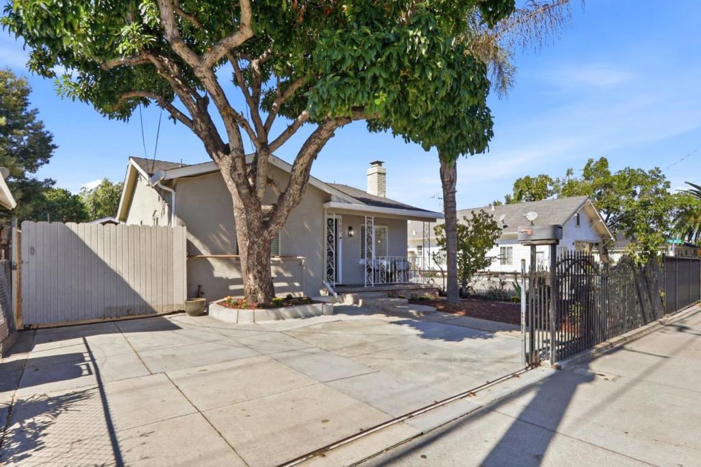 169 S King Road