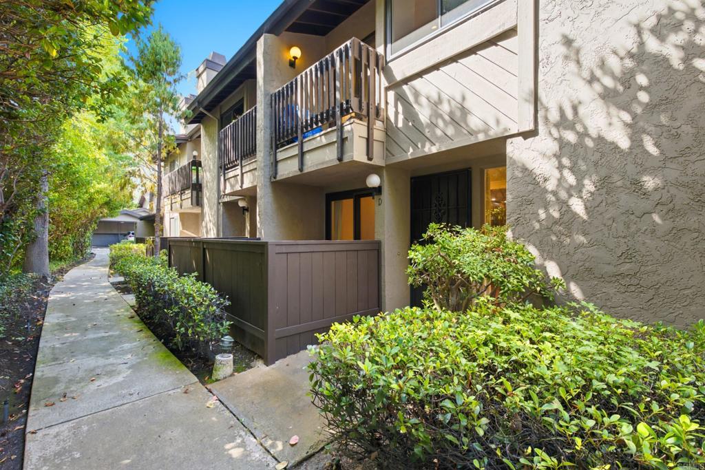 8346 Via Sonoma