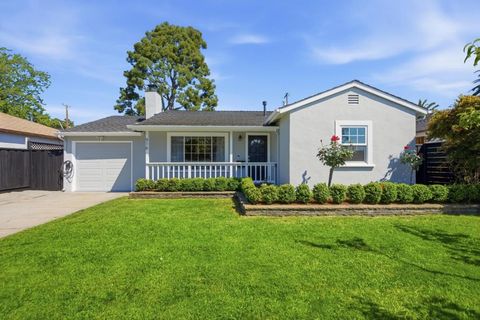 Photo of 916 5th Avenue, Redwood City, CA 94063 (MLS # ML82046194)