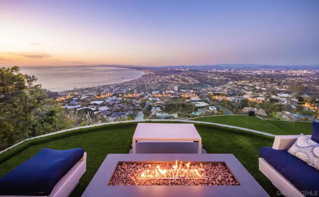 La Jolla, California 92037, United States, 4 Bedrooms Bedrooms, ,6 BathroomsBathrooms,Residential,Active,115525