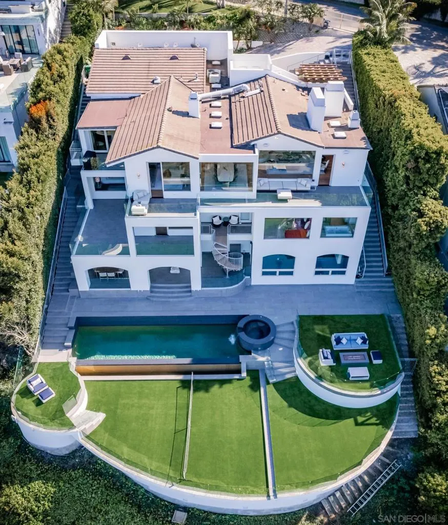 La Jolla, California 92037, United States, 4 Bedrooms Bedrooms, ,6 BathroomsBathrooms,Residential,Active,115525