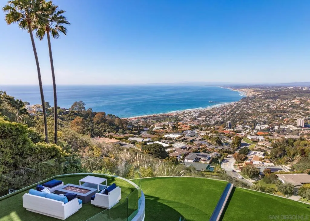 La Jolla, California 92037, United States, 4 Bedrooms Bedrooms, ,6 BathroomsBathrooms,Residential,Active,115525
