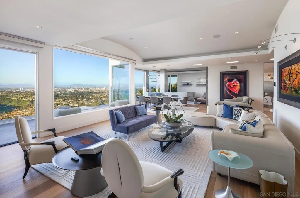 La Jolla, California 92037, United States, 4 Bedrooms Bedrooms, ,6 BathroomsBathrooms,Residential,Active,115525