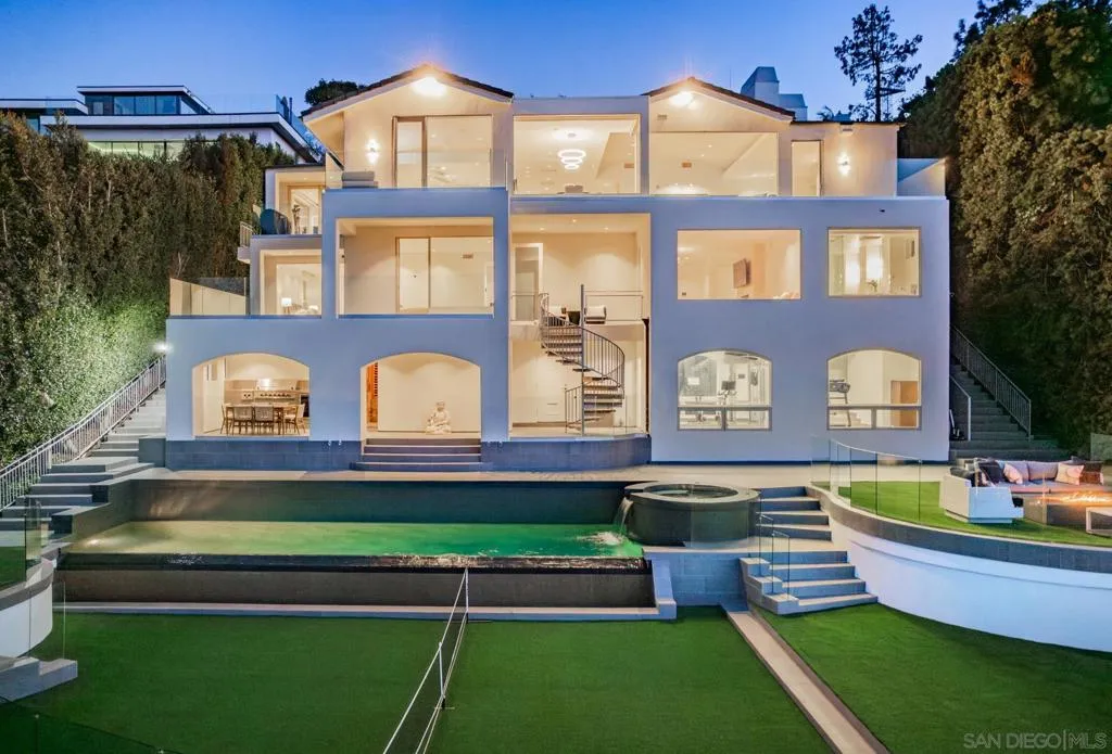 La Jolla, California 92037, United States, 4 Bedrooms Bedrooms, ,6 BathroomsBathrooms,Residential,Active,115525