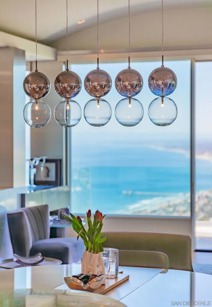 La Jolla, California 92037, United States, 4 Bedrooms Bedrooms, ,6 BathroomsBathrooms,Residential,Active,115525