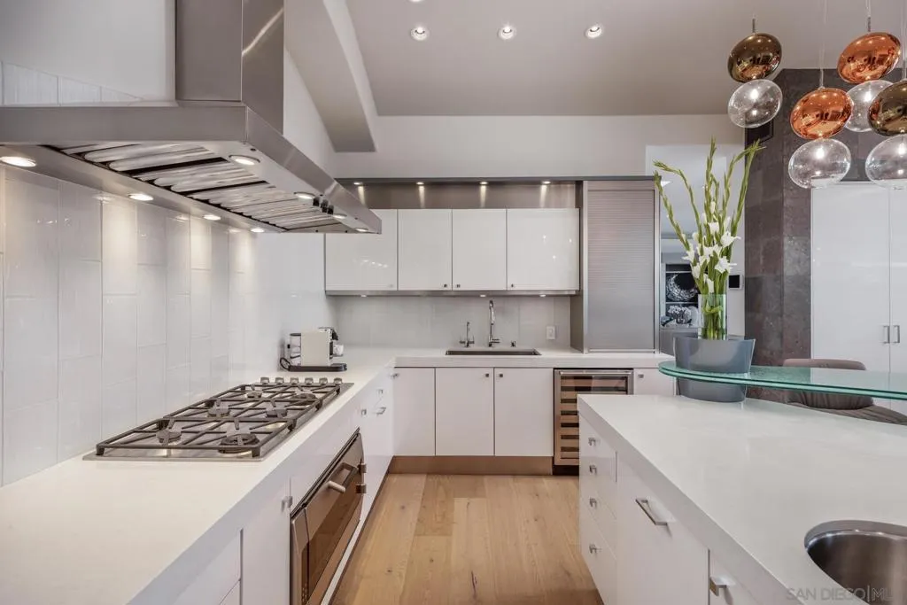 La Jolla, California 92037, United States, 4 Bedrooms Bedrooms, ,6 BathroomsBathrooms,Residential,Active,115525