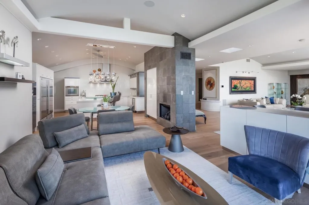 La Jolla, California 92037, United States, 4 Bedrooms Bedrooms, ,6 BathroomsBathrooms,Residential,Active,115525