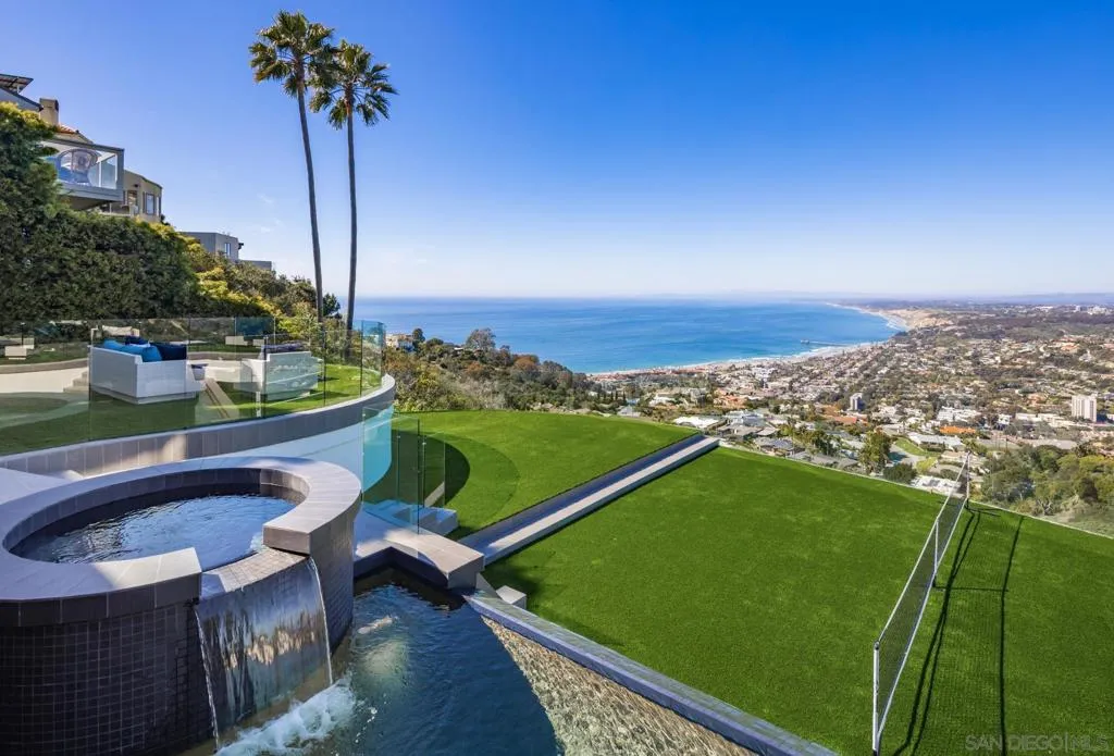 La Jolla, California 92037, United States, 4 Bedrooms Bedrooms, ,6 BathroomsBathrooms,Residential,Active,115525