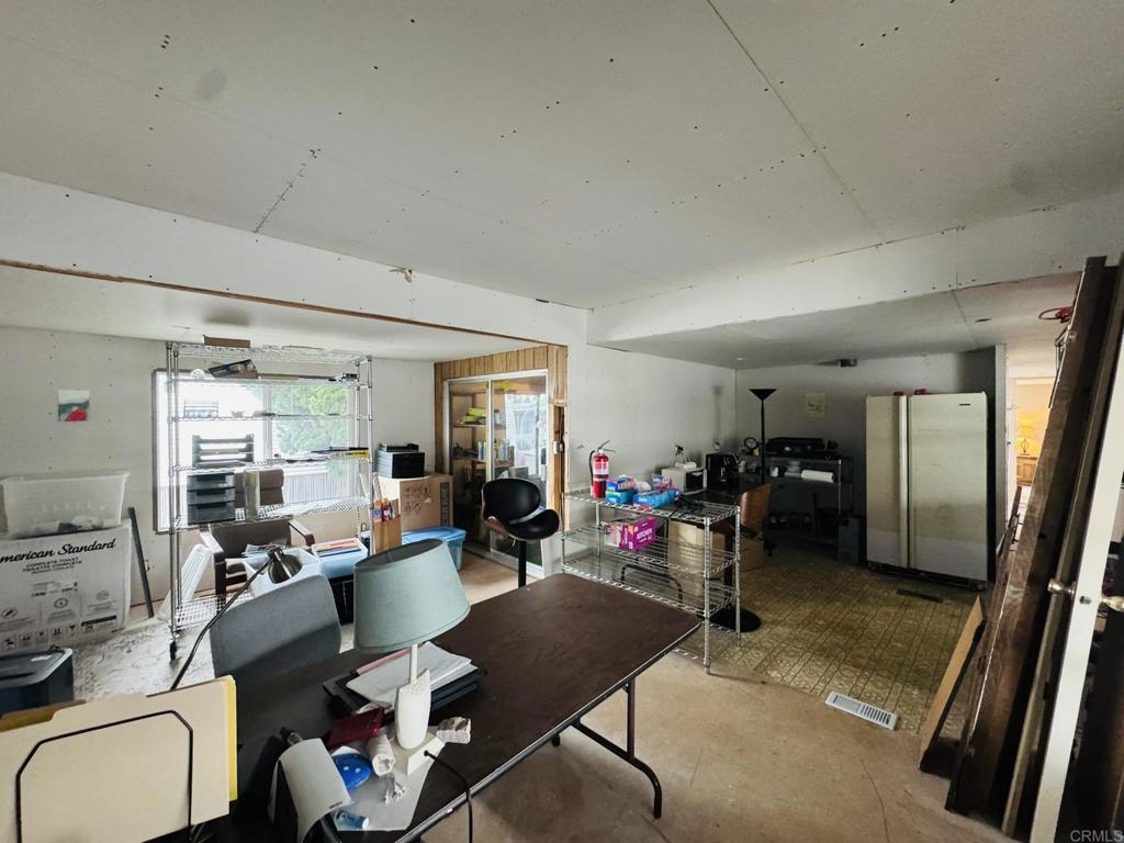 200 N El Camino Real 195