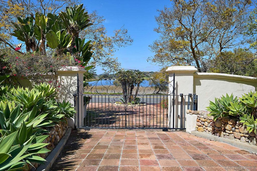 Rancho Santa Fe - Residential