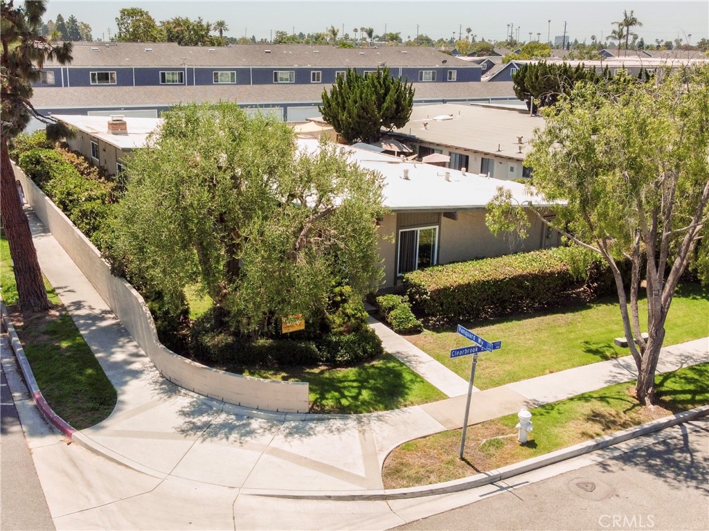 Las Casitas - Residential Income