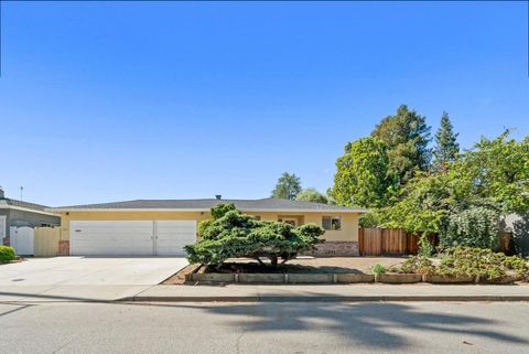 Photo of 747749 Rainbow Drive, Mountain View, CA 94041 (MLS # ML82043662)