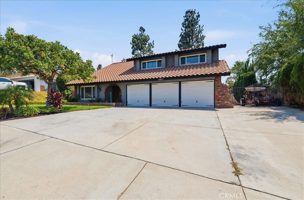 6801 Rycroft Drive