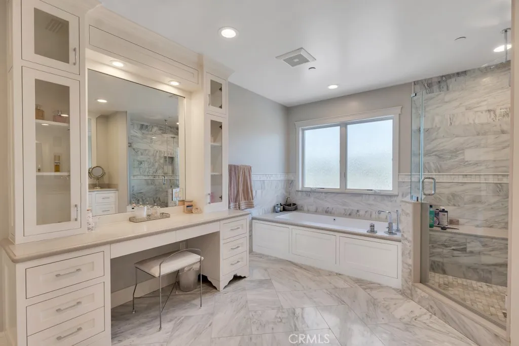 Sherman Oaks, California 91403, United States, 6 Bedrooms Bedrooms, ,5 BathroomsBathrooms,Residential,Active,157184