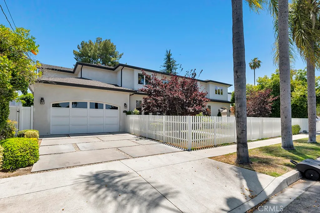 Sherman Oaks, California 91403, United States, 6 Bedrooms Bedrooms, ,5 BathroomsBathrooms,Residential,Active,157184