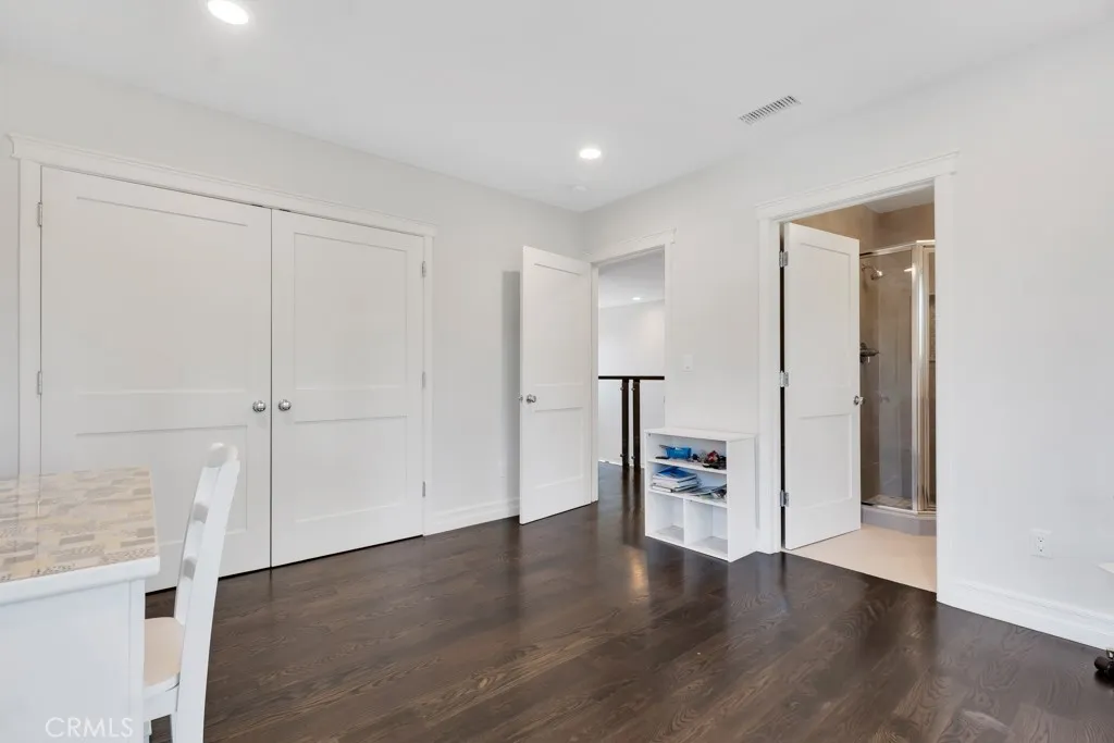 Sherman Oaks, California 91403, United States, 6 Bedrooms Bedrooms, ,5 BathroomsBathrooms,Residential,Active,157184