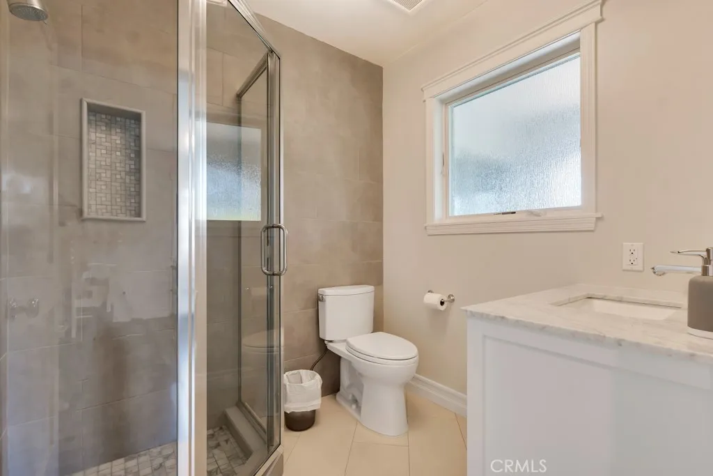 Sherman Oaks, California 91403, United States, 6 Bedrooms Bedrooms, ,5 BathroomsBathrooms,Residential,Active,157184