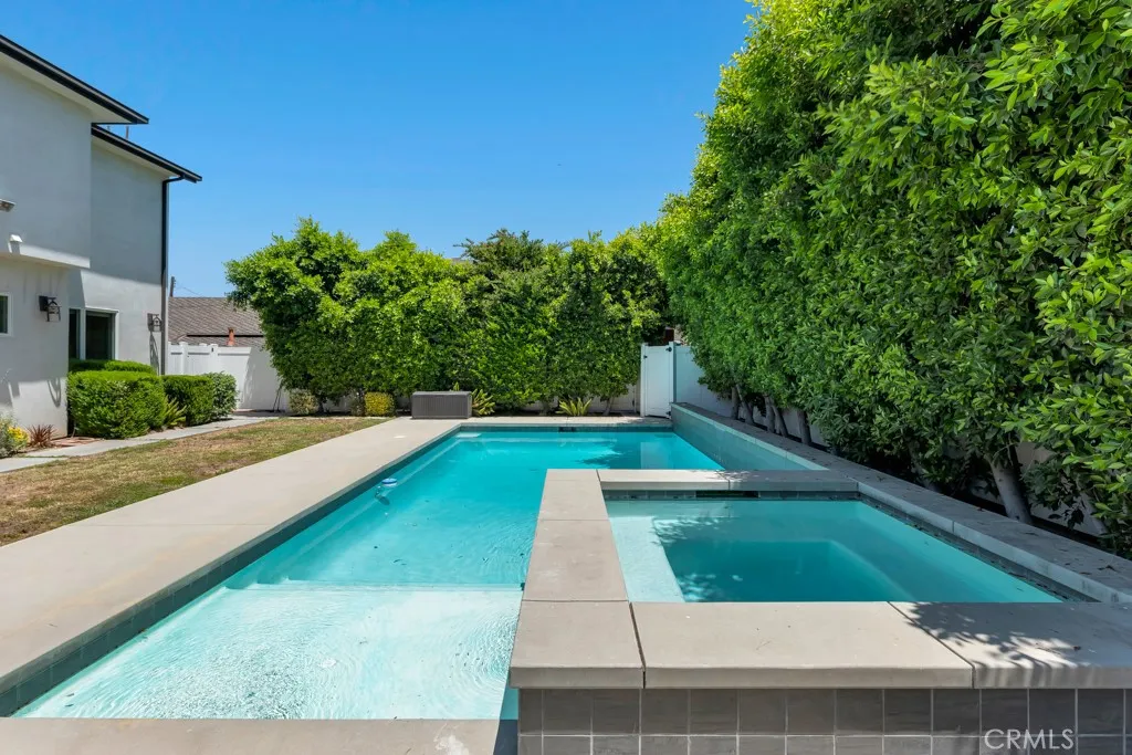 Sherman Oaks, California 91403, United States, 6 Bedrooms Bedrooms, ,5 BathroomsBathrooms,Residential,Active,157184