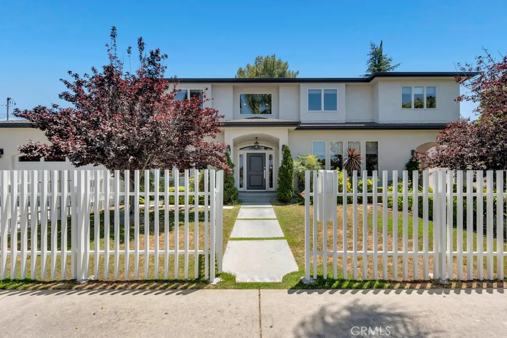 Sherman Oaks, California 91403, United States, 6 Bedrooms Bedrooms, ,5 BathroomsBathrooms,Residential,Active,157184