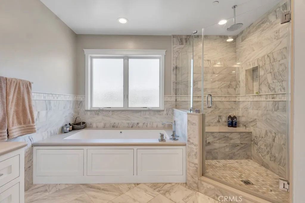 Sherman Oaks, California 91403, United States, 6 Bedrooms Bedrooms, ,5 BathroomsBathrooms,Residential,Active,157184