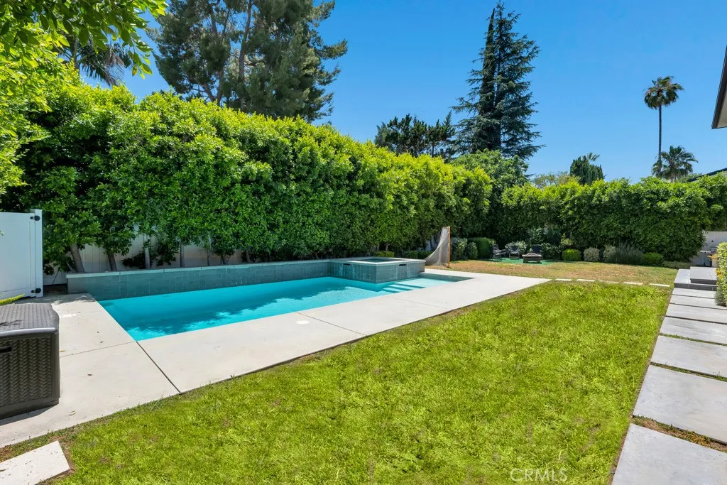 Sherman Oaks, California 91403, United States, 6 Bedrooms Bedrooms, ,5 BathroomsBathrooms,Residential,Active,157184