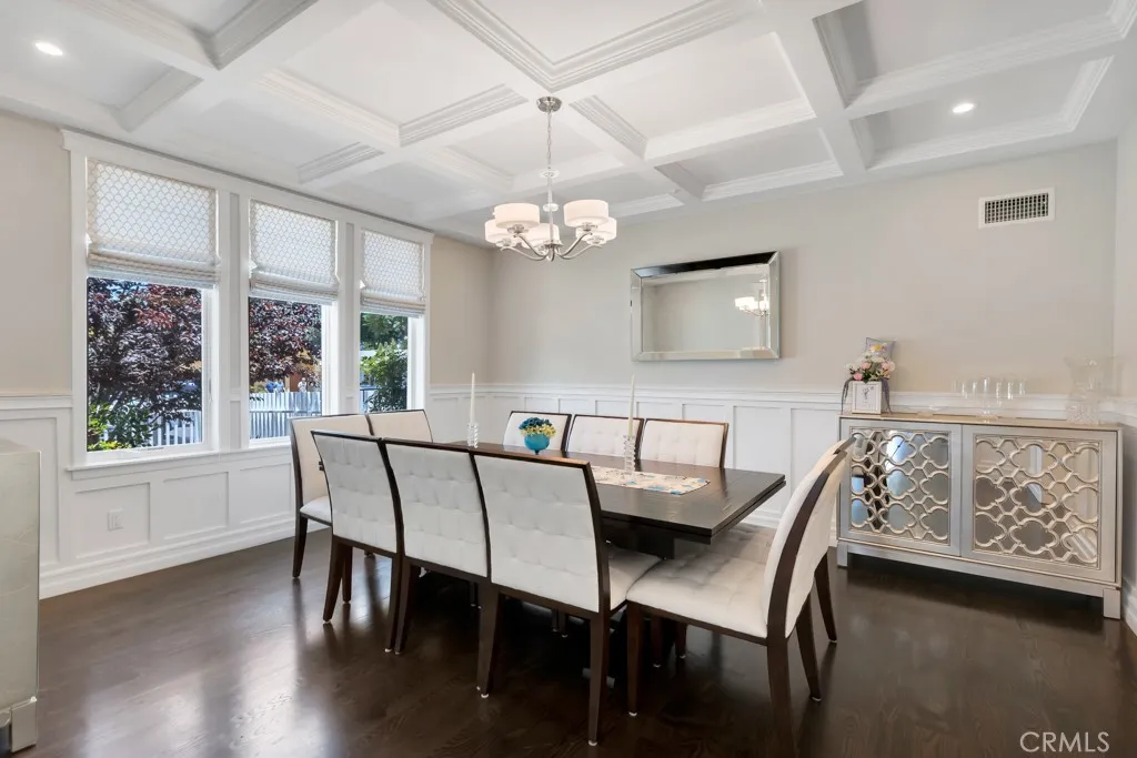 Sherman Oaks, California 91403, United States, 6 Bedrooms Bedrooms, ,5 BathroomsBathrooms,Residential,Active,157184