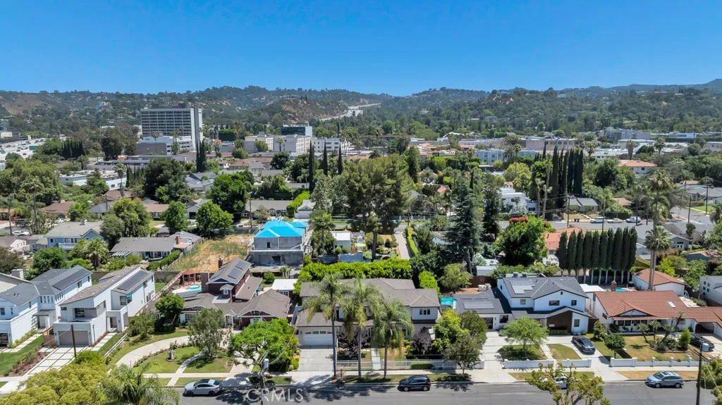 Sherman Oaks, California 91403, United States, 6 Bedrooms Bedrooms, ,5 BathroomsBathrooms,Residential,Active,157184