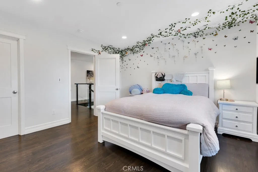 Sherman Oaks, California 91403, United States, 6 Bedrooms Bedrooms, ,5 BathroomsBathrooms,Residential,Active,157184