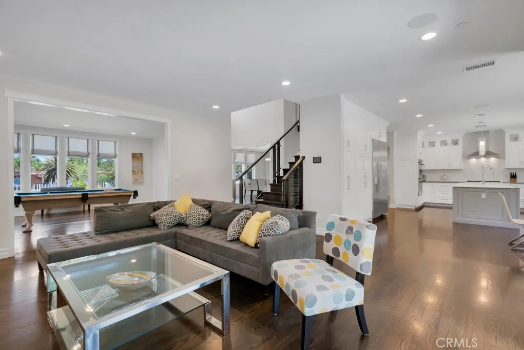 Sherman Oaks, California 91403, United States, 6 Bedrooms Bedrooms, ,5 BathroomsBathrooms,Residential,Active,157184