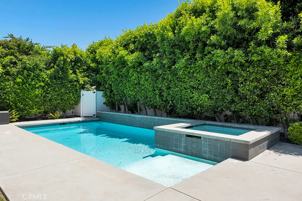 Sherman Oaks, California 91403, United States, 6 Bedrooms Bedrooms, ,5 BathroomsBathrooms,Residential,Active,157184