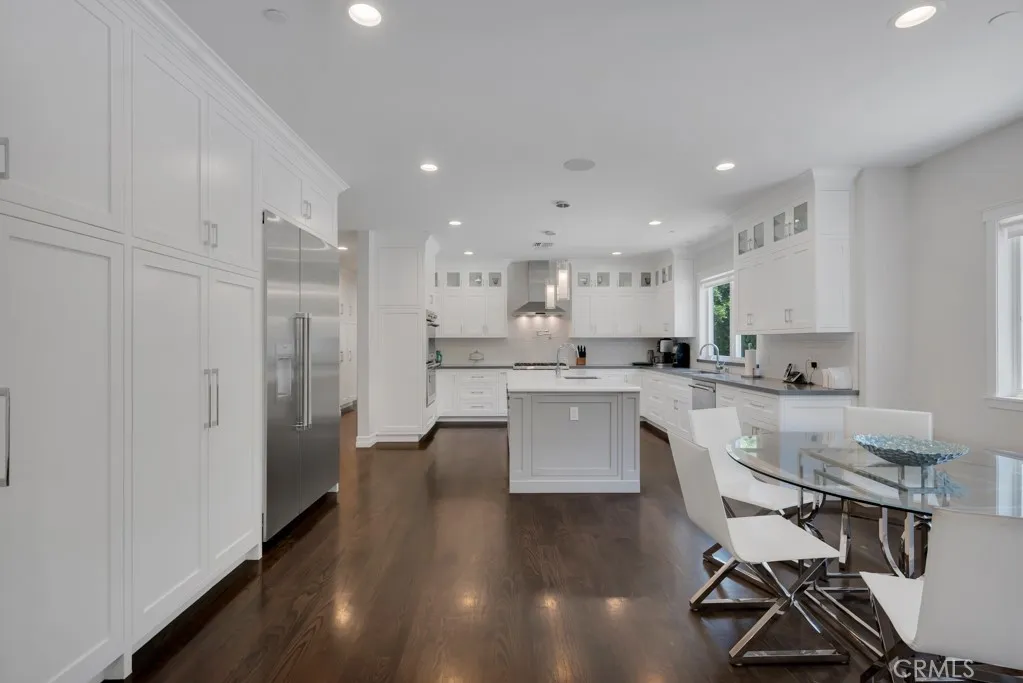 Sherman Oaks, California 91403, United States, 6 Bedrooms Bedrooms, ,5 BathroomsBathrooms,Residential,Active,157184