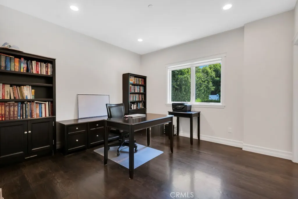 Sherman Oaks, California 91403, United States, 6 Bedrooms Bedrooms, ,5 BathroomsBathrooms,Residential,Active,157184