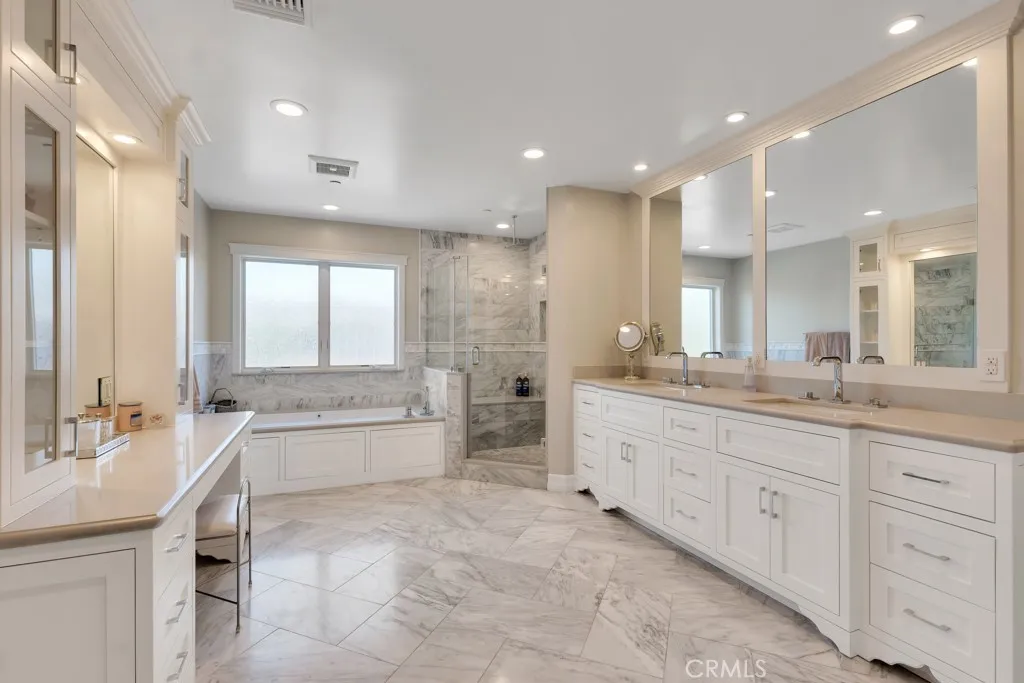 Sherman Oaks, California 91403, United States, 6 Bedrooms Bedrooms, ,5 BathroomsBathrooms,Residential,Active,157184