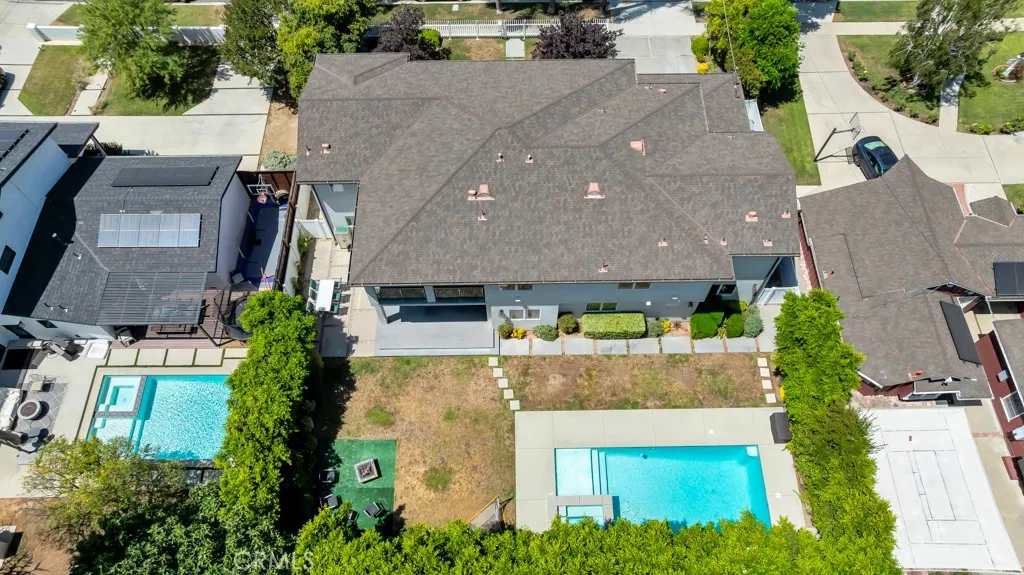 Sherman Oaks, California 91403, United States, 6 Bedrooms Bedrooms, ,5 BathroomsBathrooms,Residential,Active,157184