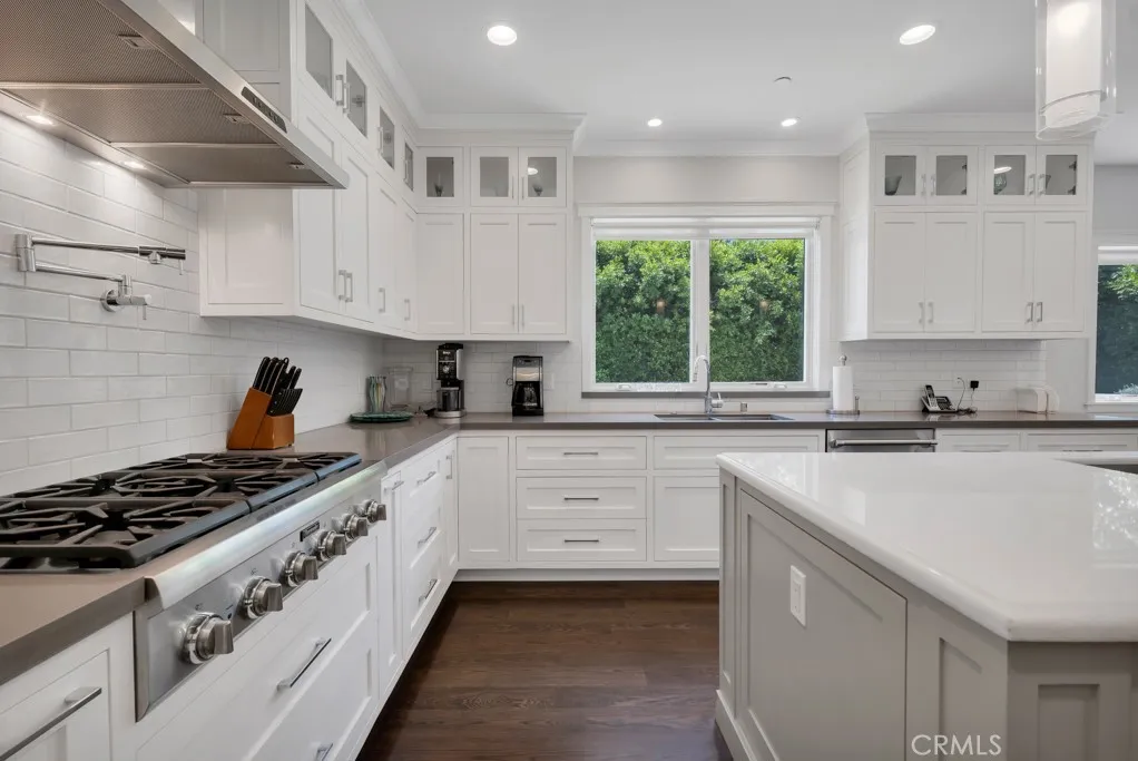 Sherman Oaks, California 91403, United States, 6 Bedrooms Bedrooms, ,5 BathroomsBathrooms,Residential,Active,157184