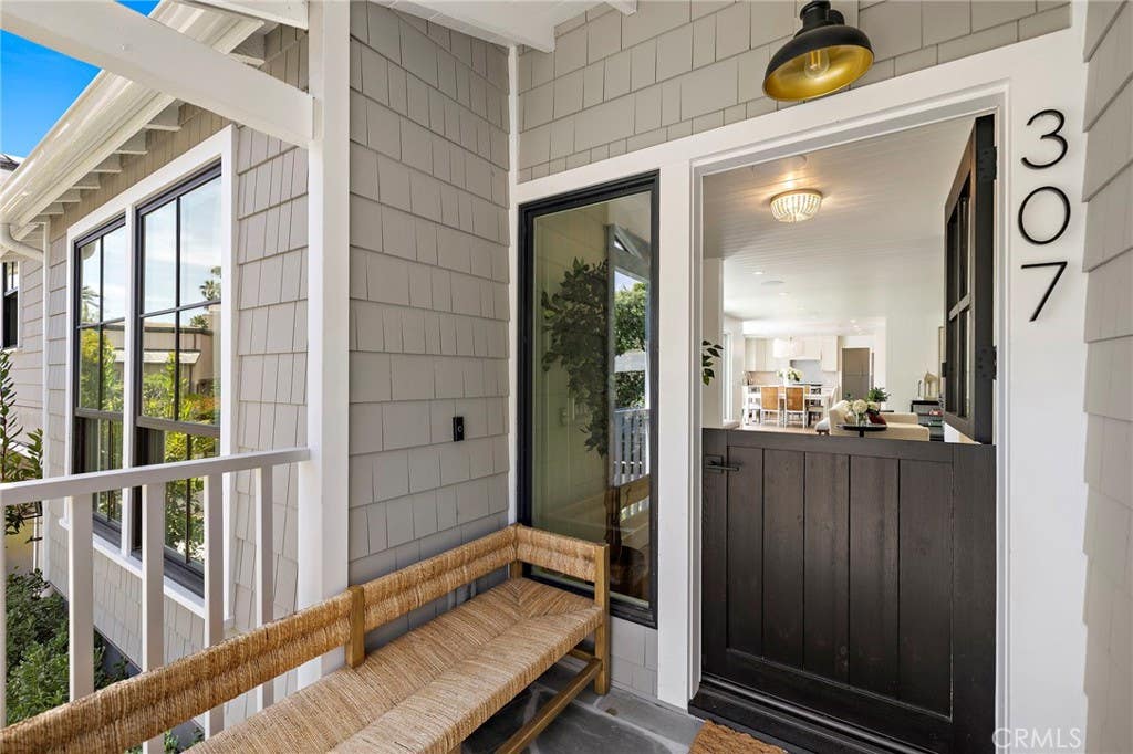 Photo of 307 Emerald Bay, Laguna Beach, CA 92651 (MLS # LG26118644)