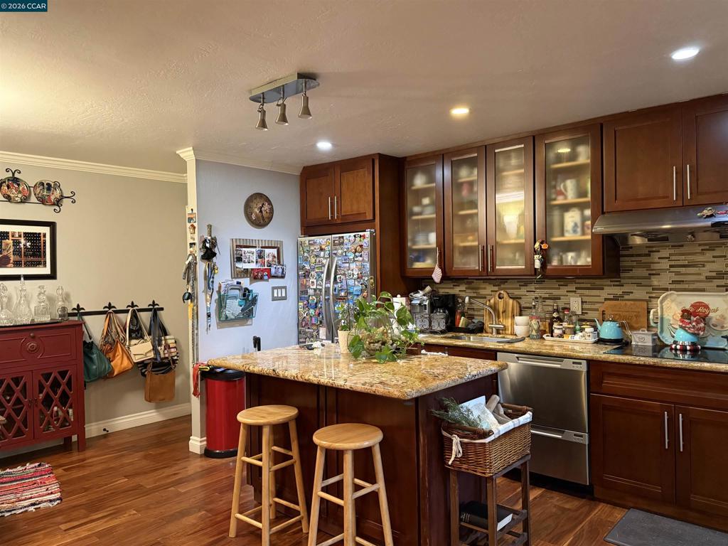 1036 Oak Grove Rd 105