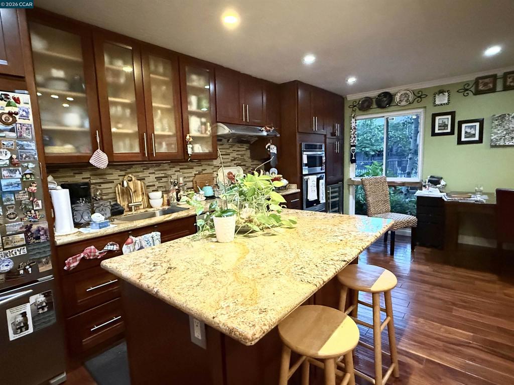 1036 Oak Grove Rd 105