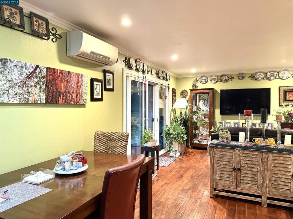 1036 Oak Grove Rd 105