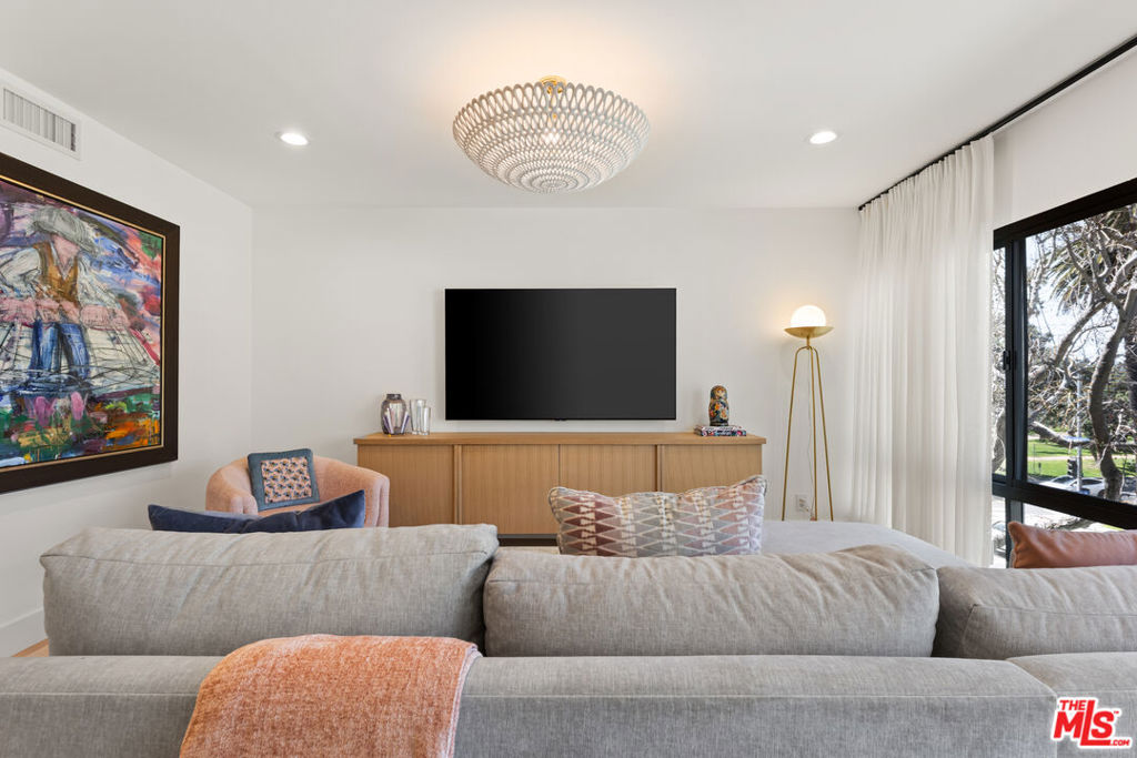 Properties 3 801 Ocean Avenue 305