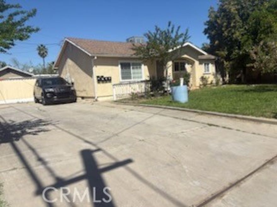 4 rental homes on one lot.  Total rents are $5,350.  2 electric and gas meters on the property.  Good long term tenants.  Recently renovated 3 units 8 months ago.