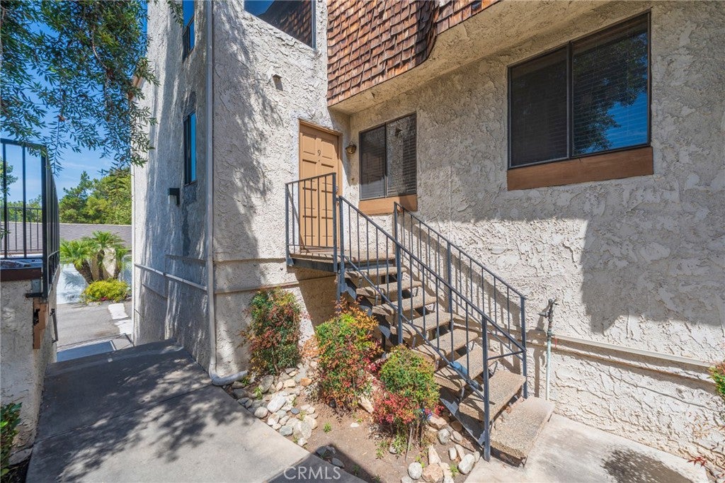 950 W Lambert Road 9