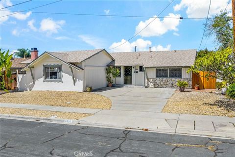 Photo of 6354 Arms Lake Avenue, San Diego, CA 92119 (MLS # SW25102398) Photo of 6354 Arms Lake Avenue, San Diego, CA 92119 (MLS # SW25102398)