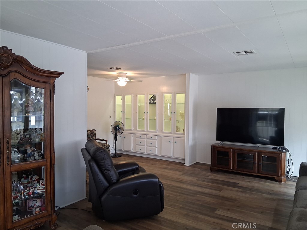 2201 Lake View Drive 20