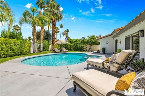 Photo of 3172 E San Martin Circle, Palm Springs, CA 92264 (MLS # 26667523PS)
