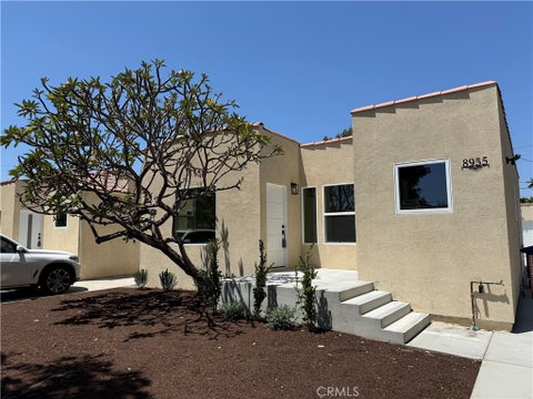 Photo of 8955 San Luis AVE, South Gate, CA 90280 (MLS # GD26118972)